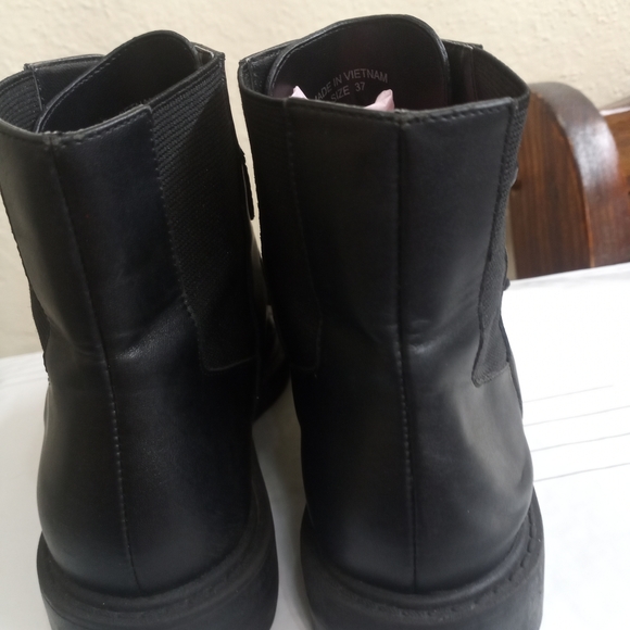 Urban Outfitters Black Studded Buckle Boots - Picture 3 of 5